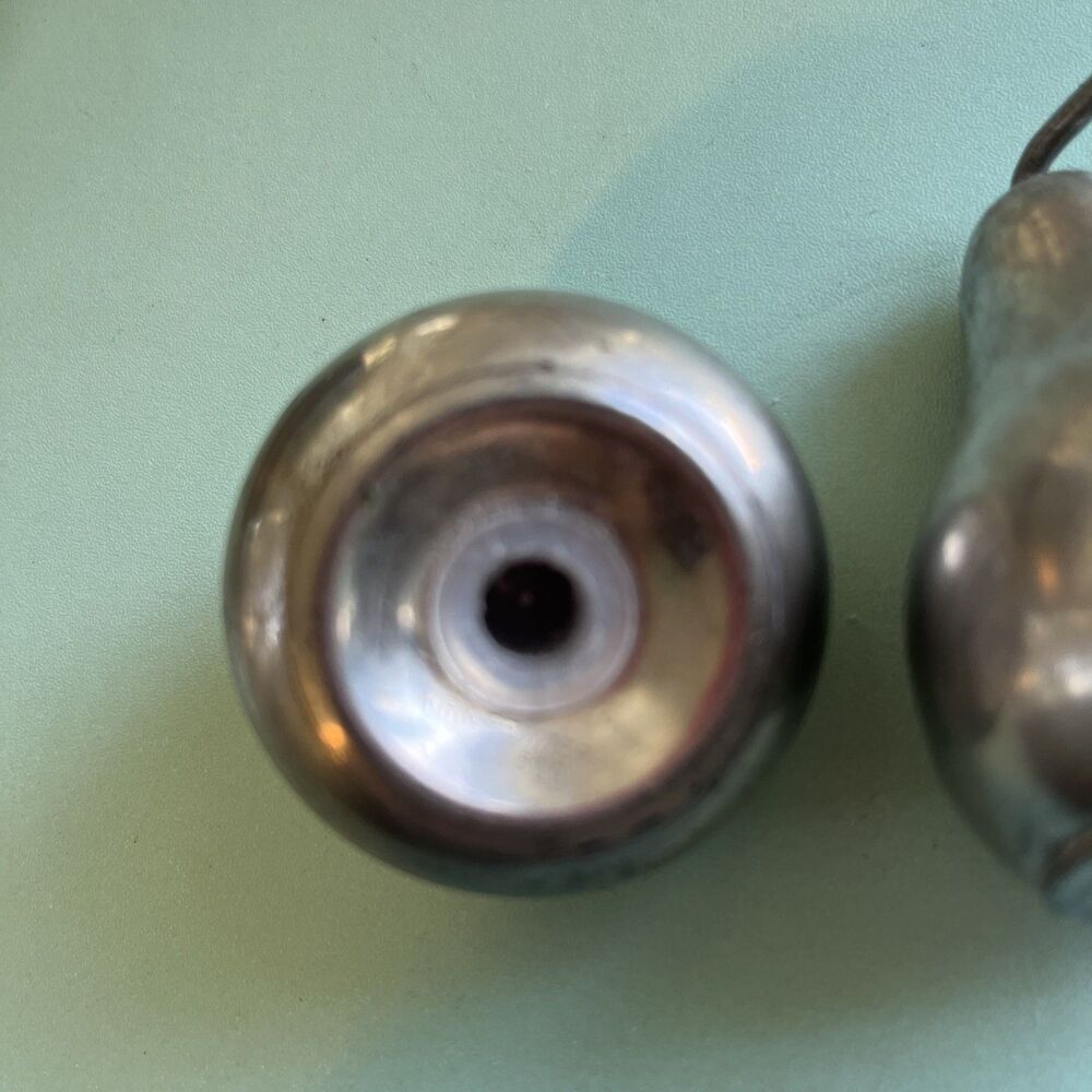 Kirk Stieff Pewter Apple and Pear Salt and Pepper Shakers With Stoppers 1970’s - Picture 5 of 8